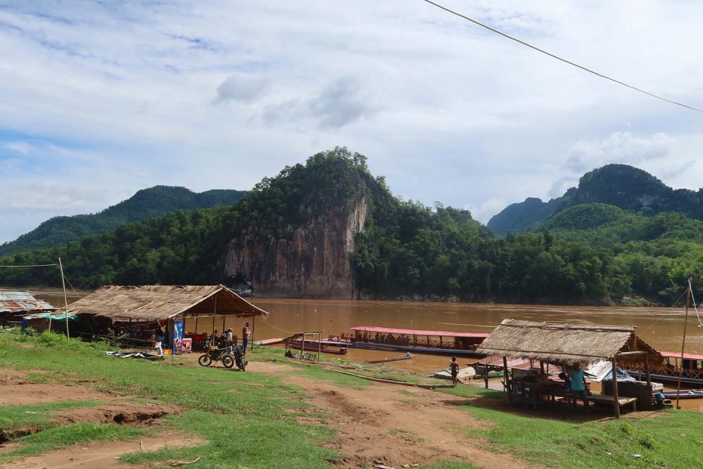 Lets ride Laos 12 - Pak Ou Caves