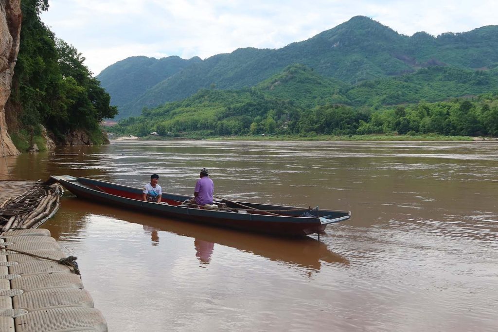 Lets ride Laos 19 - Pak Ou Caves