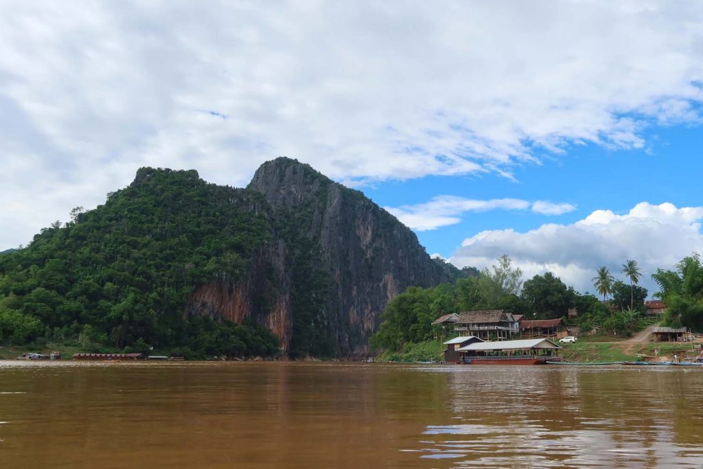 Lets ride Laos 21 - Pak Ou Caves