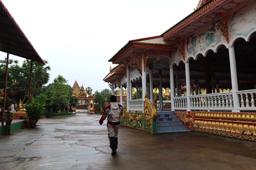 Lets ride Laos 28 - Ventiane Temple